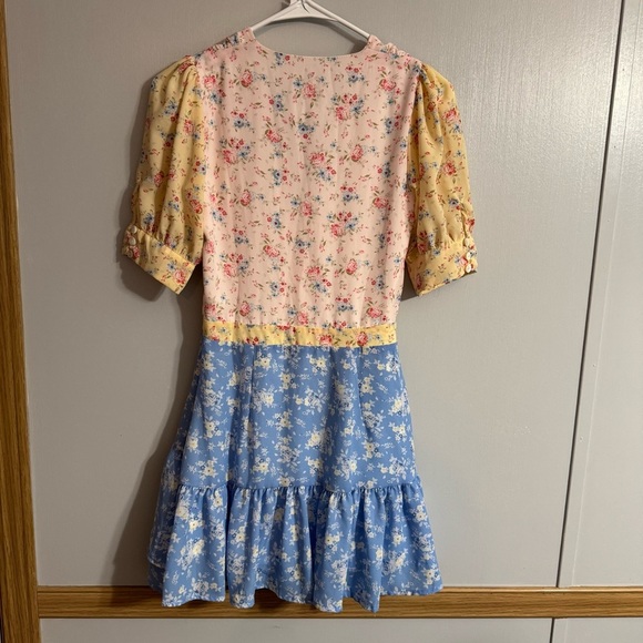 3/$32 Jun & Ivy Floral Dress in Pink, Yellow, and Blue Size XXS - Picture 3 of 12